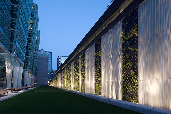 Green Wall at Snow Hill Station