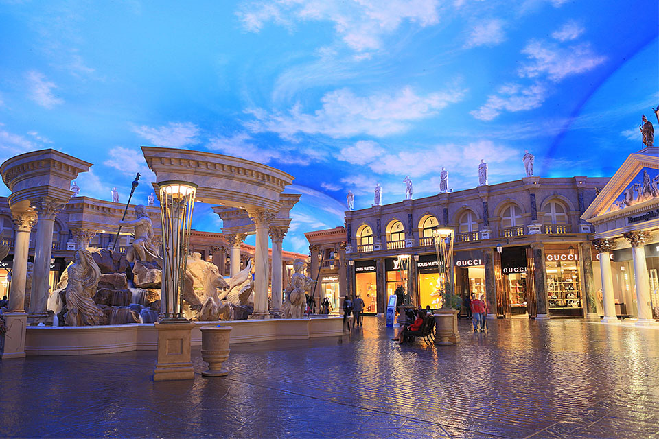 ceasers palace forum shop