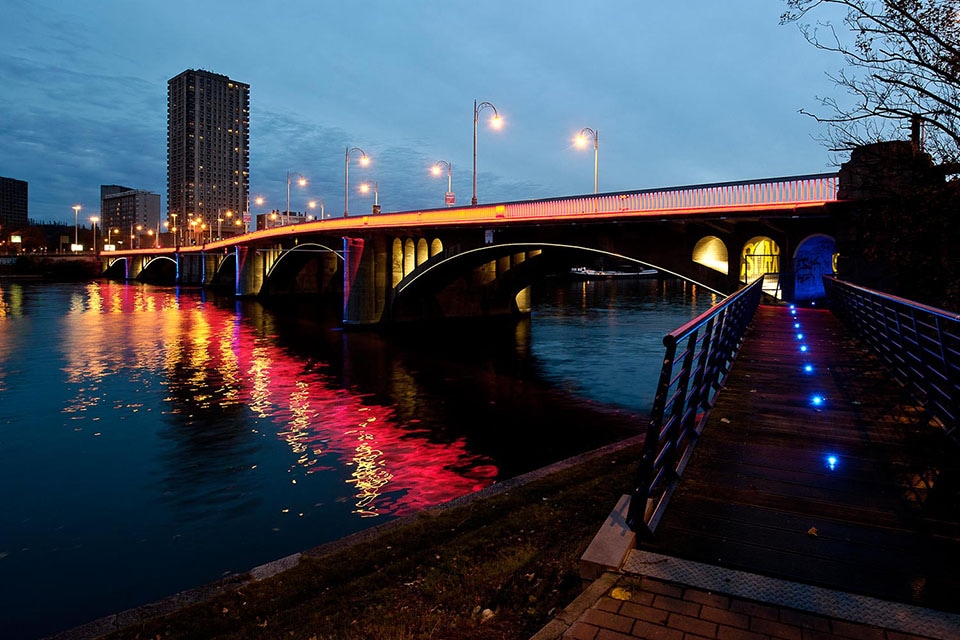 Pont de l'Atlas Liége, Belgium | Color Kinetics